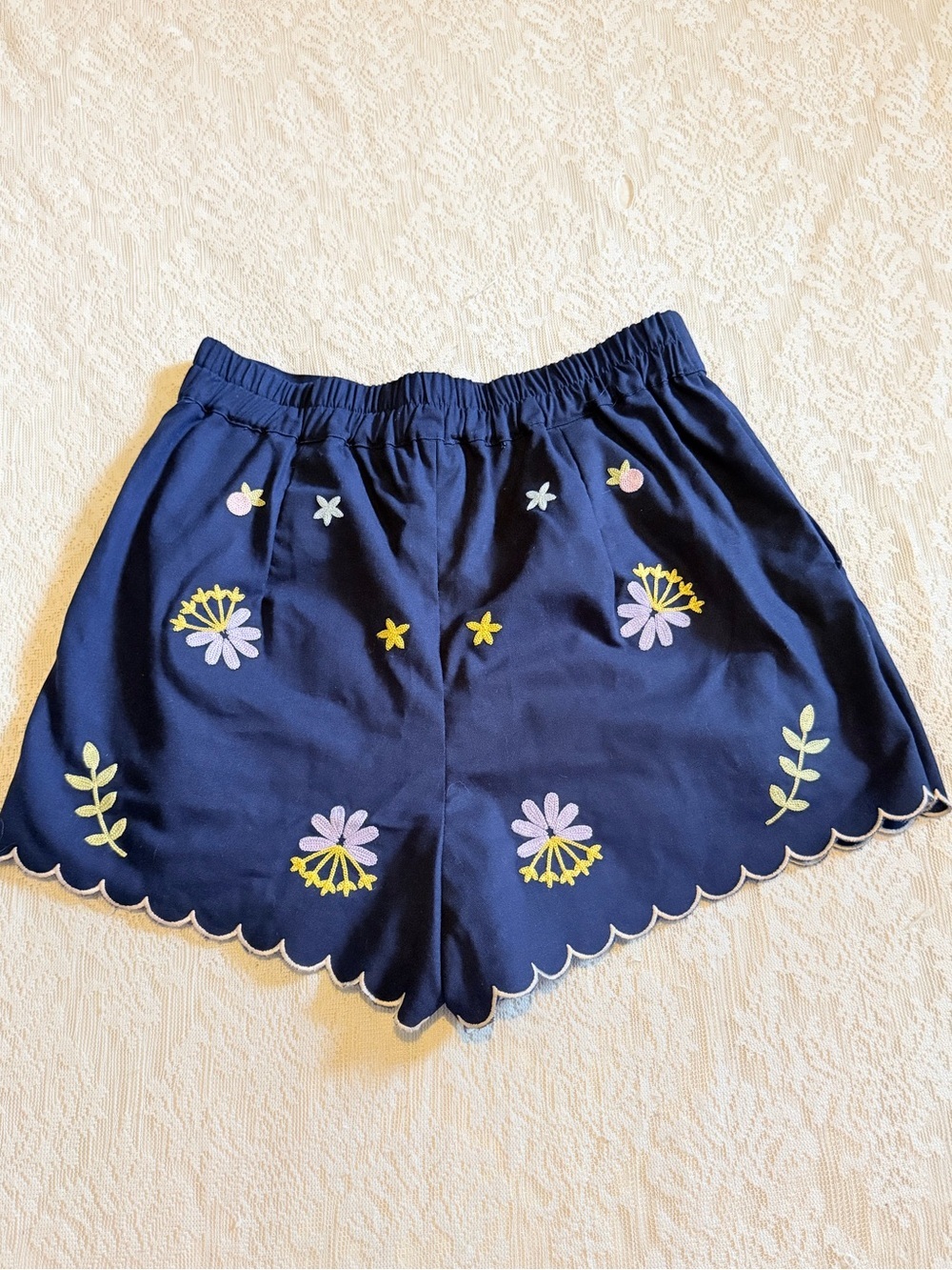 Mable the label embroidered scallop high waist shorts - Picture 10 of 10